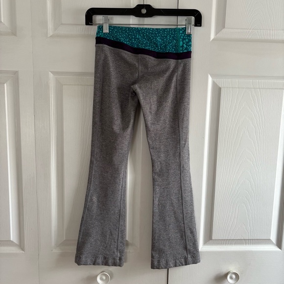 Ivivva By Lululemon Girl's Dedication Pant Gray 8 Teal Waistband Athletic Flare - Picture 5 of 9